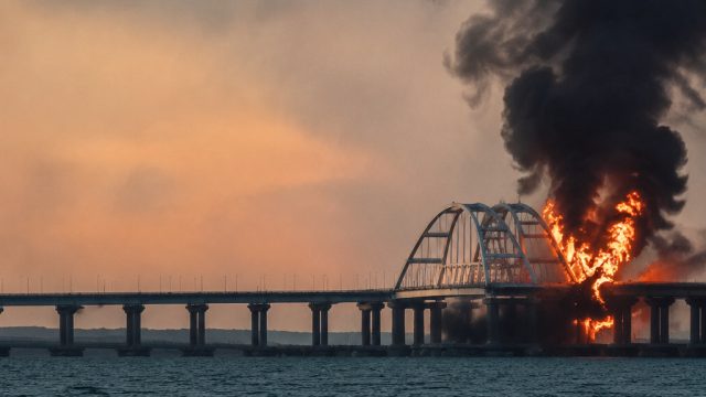 Ukraine Strikes Key Bridge in Crimea Amid Ongoing Tensions | dunia 77 slot, situs slot resmi, pragma