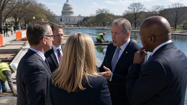 Reflecting Pool Repair Sparks Controversy Among Legislators | naughty itu apa, i dobet